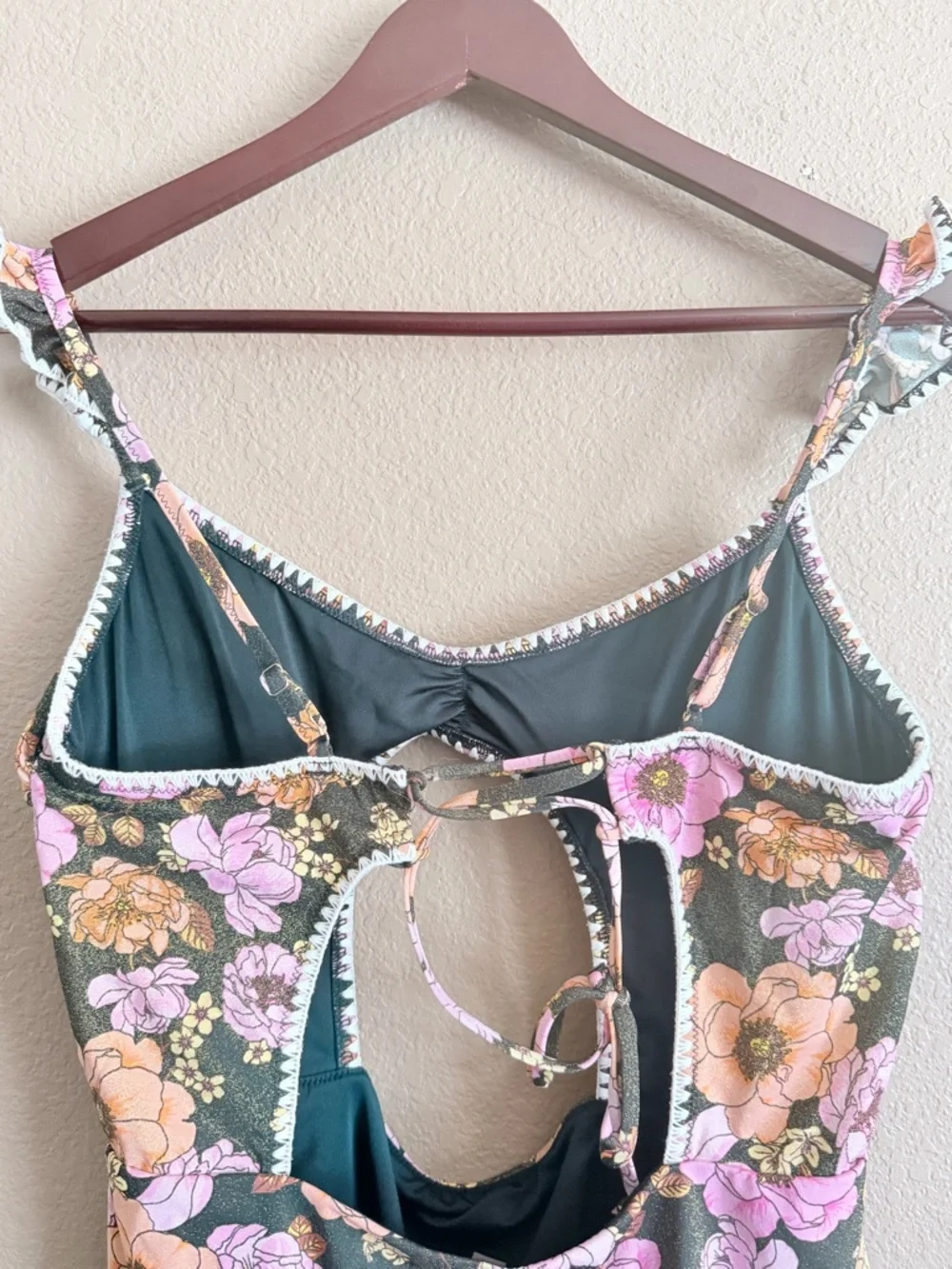 Victoria's Secret Floral Cutout One-Piece Swimsuit with Gold Shimmer Size XL
